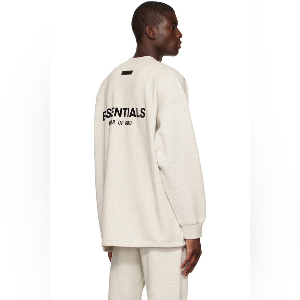 🛑 SOLD 🛑 NWT Essentials Light Oatmeal Relaxed Crewneck Size S